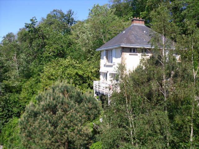 Gite La Bertichere 3 Etoiles Saint-Jean-le-Thomas Exterior foto
