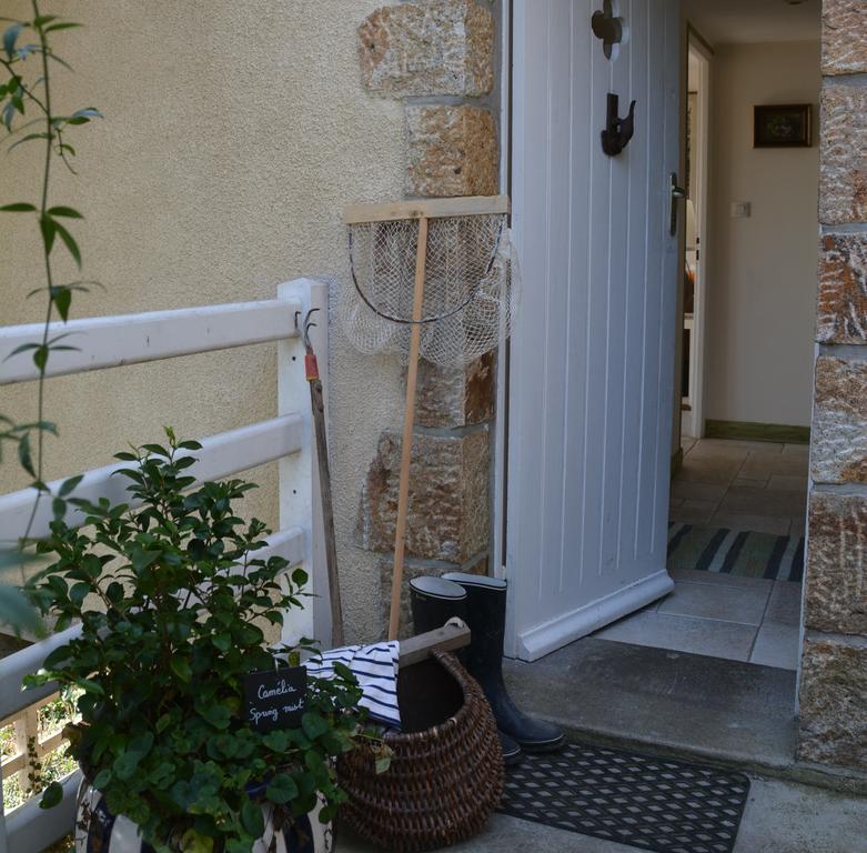 Gite La Bertichere 3 Etoiles Saint-Jean-le-Thomas Exterior foto